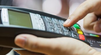 Vendas no cartão valem a pena para sua ótica?