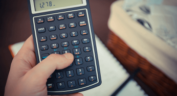 Juros e Multas: Aprenda a calculá-los na sua Ótica